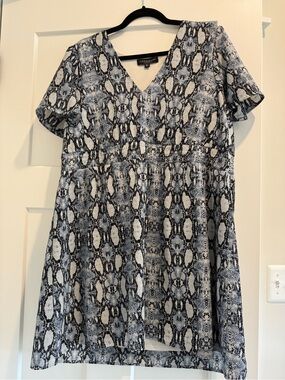 Slate & Willow Snakeskin Print V-Neck Dress XL